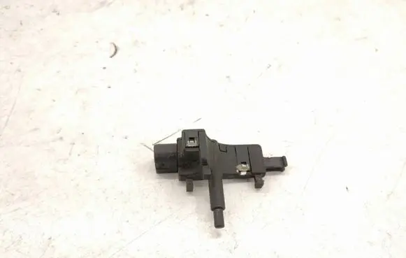 Mercedes-Benz C W202 Brake pedal sensor switch A2025450114 2025450114