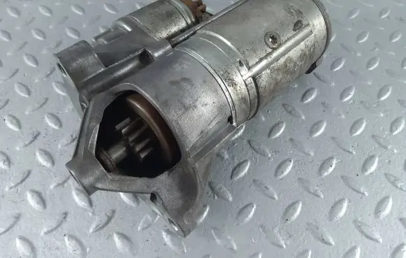 Citroen DS5 Starter motor 9646972280
