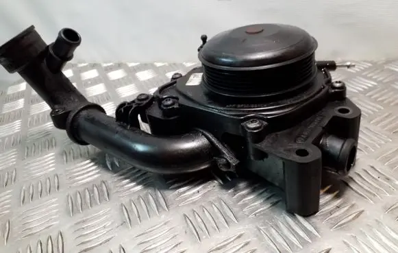 Mercedes-Benz E W212 Water pump A6512006401 A6512006301