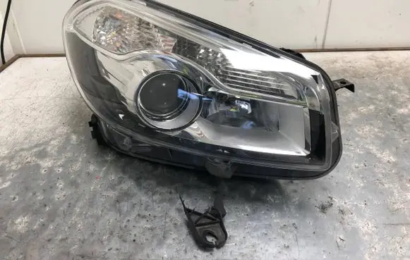 Nissan Qashqai+2 Headlight/headlamp 26010-BR00B