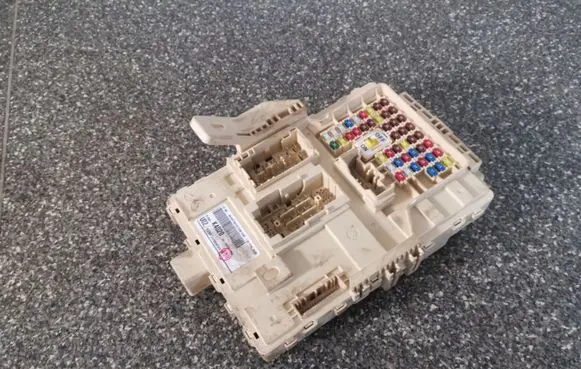 Hyundai Kona I Fuse module 91950K4020