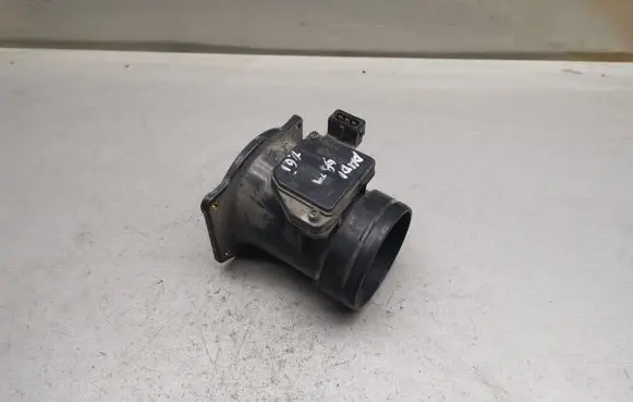 Audi A4 S4 B5 8D Mass air flow meter 058133471