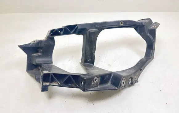 Mitsubishi Colt Headlight/headlamp mounting bracket MN105059