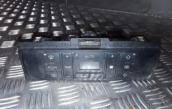 Audi A4 S4 B5 8D Climate control unit 8d0820043m