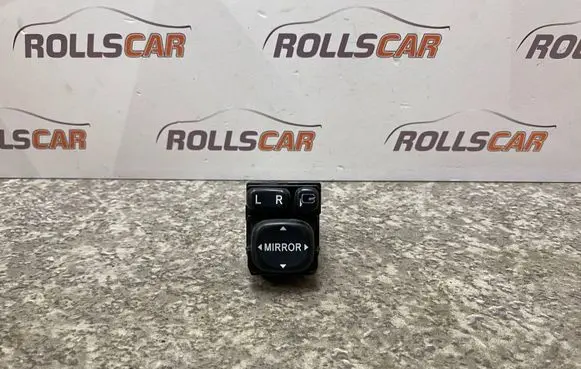 Toyota Avensis Verso Wing mirror switch 183575