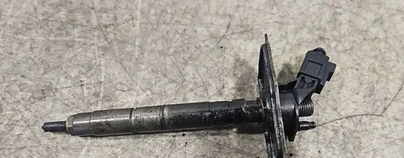 Audi A4 S4 B7 8E 8H Fuel injector 059130277S