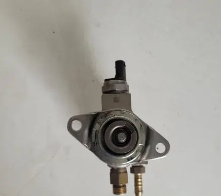 BMW 2 F45 Fuel injection high pressure pump 070814 HFS034311 0213386