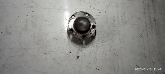 Rear wheel hub
