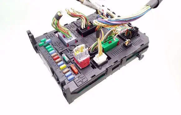 Peugeot Partner Fuse module 9666895580 281197595