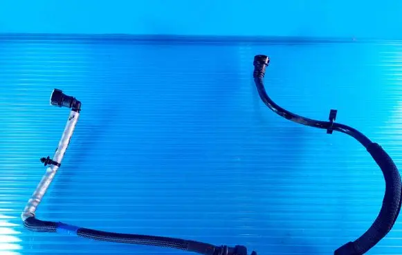 Land Rover Discovery Sport Fuel line pipe