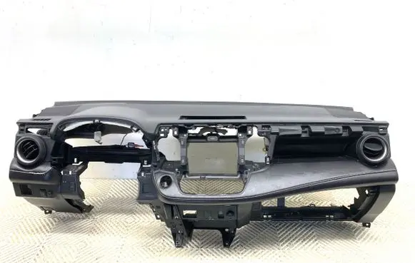 Toyota RAV 4 (XA40) Dashboard 
