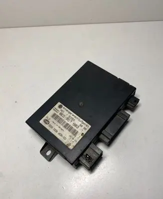 Audi A4 S4 B6 8E 8H Tow bar trailer control unit/module 8E0907383 5DS00840800
