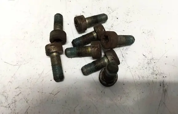 Citroen C5 Nuts/bolts 