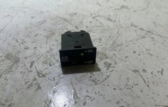 Skoda Octavia Mk2 (1Z) Passenger airbag on/off switch 1K0919237D