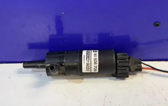 Saab 9-3 Ver1 Headlight washer pump 90508709 12788695