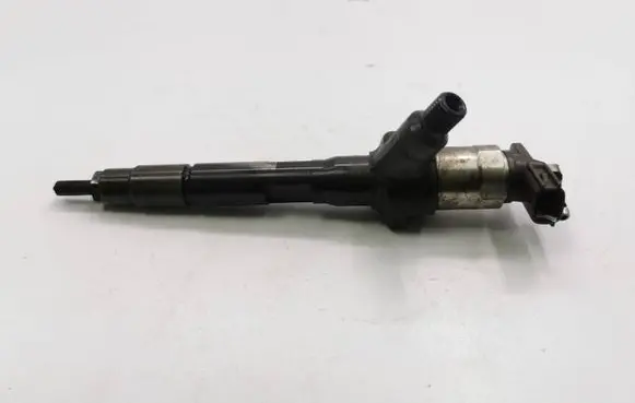 Mazda CX-7 Fuel injector R2AA13H50 001111M04307