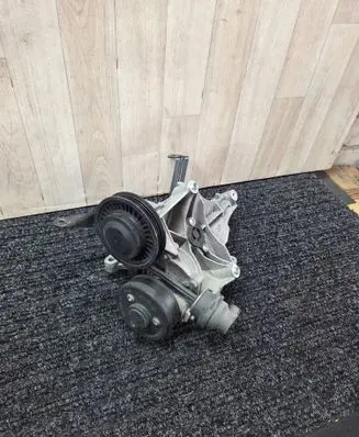 BMW 5 G30 G31 G38 Water pump 7644810
