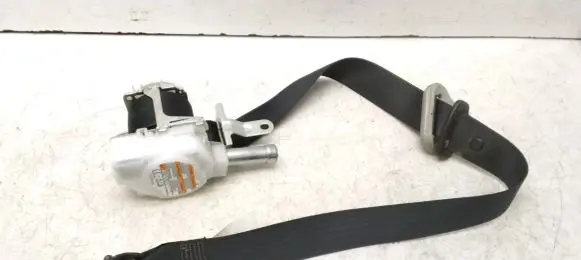Suzuki SX4 S-Cross Front seatbelt 8494061M1