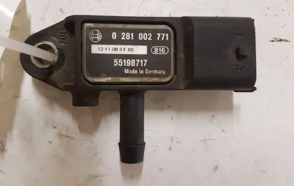 Opel Zafira B Exhaust gas pressure sensor 0281002771 55198717