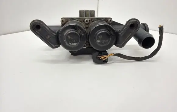BMW 5 F10 F11 Coolant heater control valve 9119164 1147412200