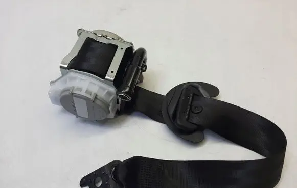 Rear seatbelt