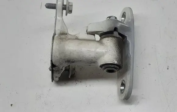 Mercedes-Benz B W246 W242 Front door lower hinge 