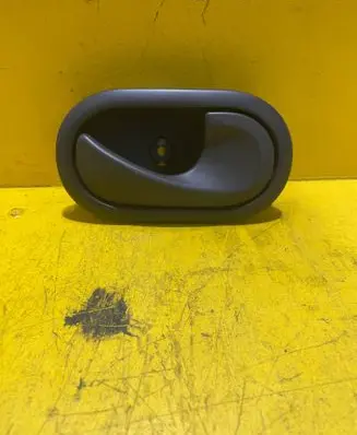 Renault Clio III Front door interior handle 310580