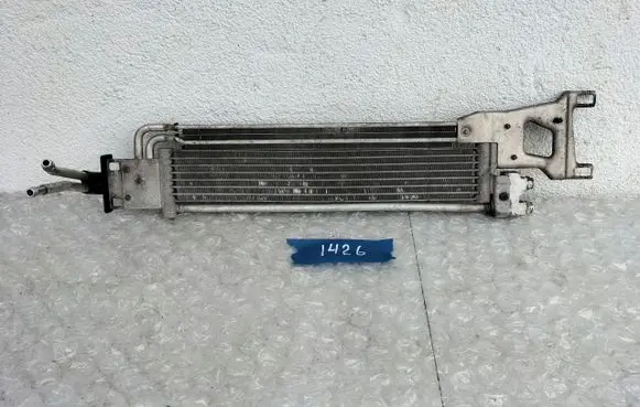 Mercedes-Benz C W204 Engine oil radiator A2045001001