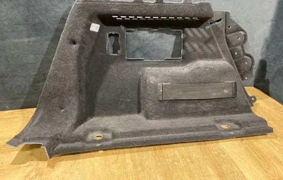 Trunk/boot side trim panel