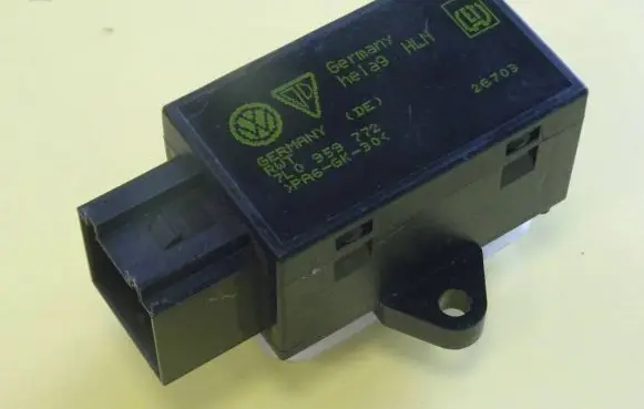 Volkswagen Touareg I Seat heating relay 7L0959772