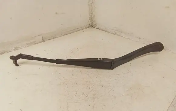 Mercedes-Benz E W212 Front wiper blade arm A2128201444