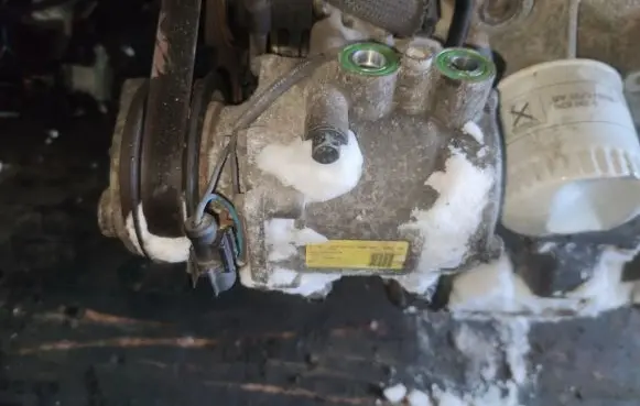 Ford Mondeo Mk III Air conditioning (A/C) compressor (pump) 1s7h19d629de 20040ct27