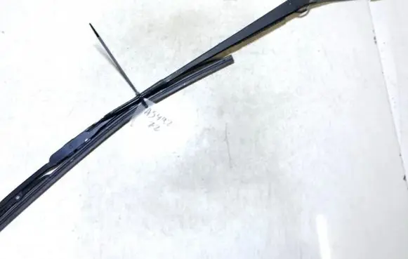 Nissan Almera Front wiper blade arm