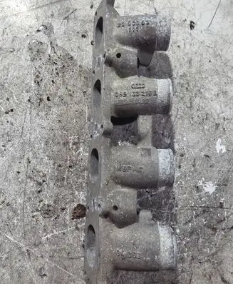Audi A4 S4 B5 8D Intake manifold 06B133216B