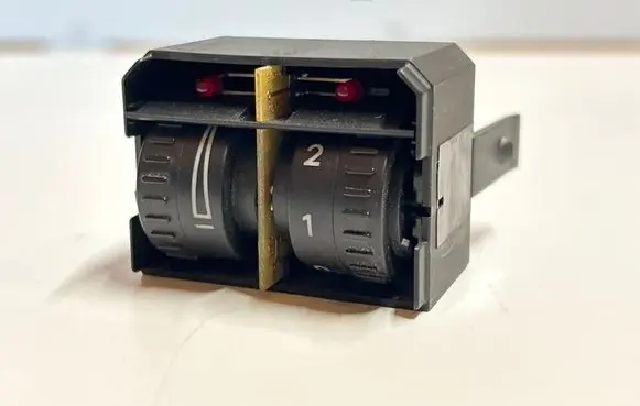Volkswagen Touran I Headlight level height control switch 1T0941333