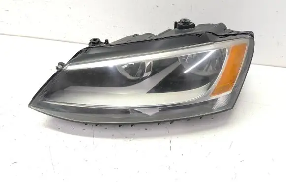 Volkswagen Jetta VI Headlight/headlamp