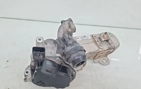Ford Kuga I EGR valve cooler V29004027