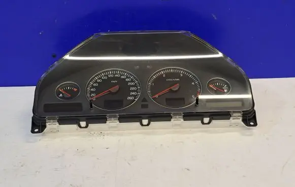 Volvo XC90 Speedometer (instrument cluster) 30746101 8691648