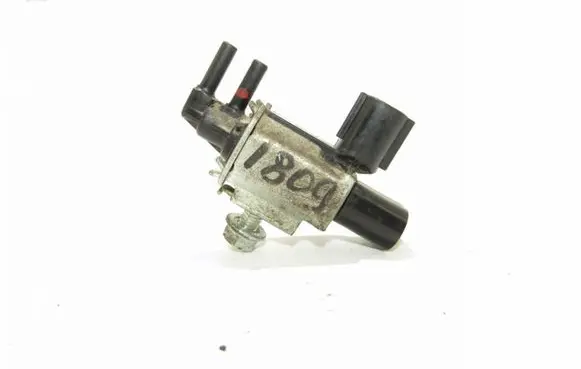 Mitsubishi Pajero Vacuum valve K5T46494