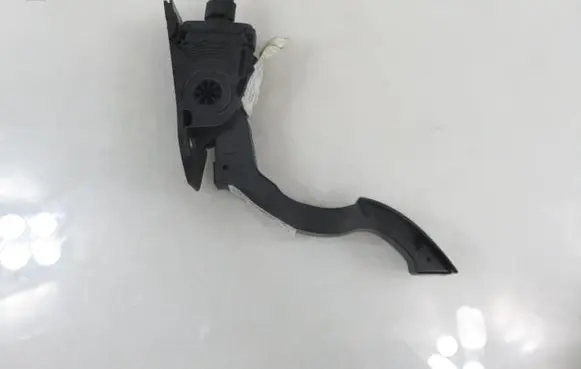 Ford Focus Accelerator throttle pedal 6PV01036880 EV619F836AA