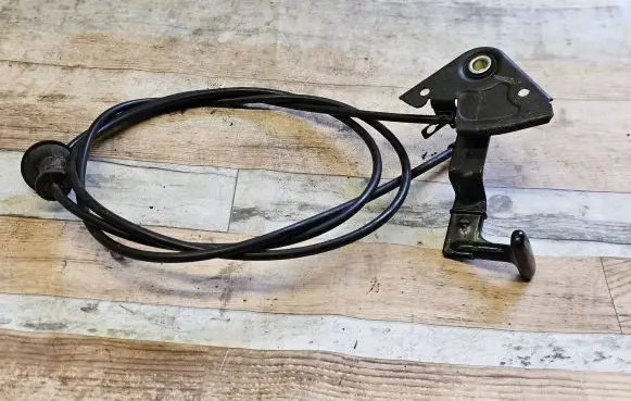 Engine bonnet/hood lock release cable