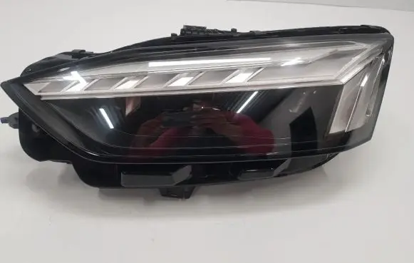 Audi A5 Headlight/headlamp