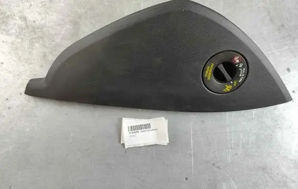 Volvo XC90 Dashboard side end trim 31363696