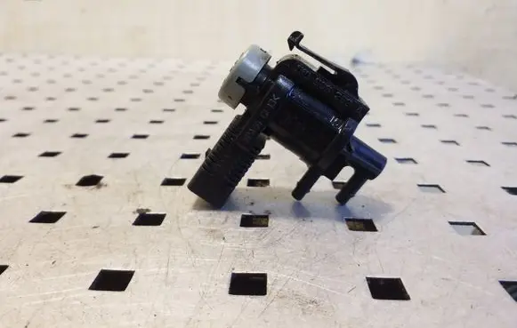 Audi A5 Sportback 8TA Turbo solenoid valve 1K0906283A