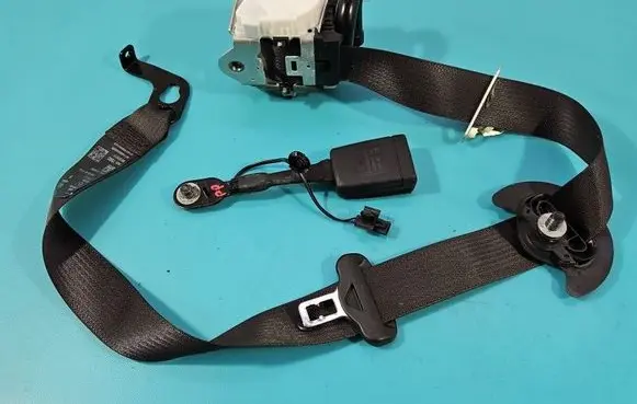 Opel Astra K Front seatbelt 39201593 IMPRK1595957