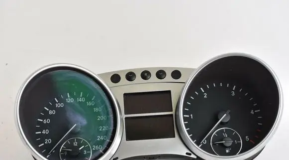 Mercedes-Benz ML W164 Speedometer (instrument cluster) A2515408947