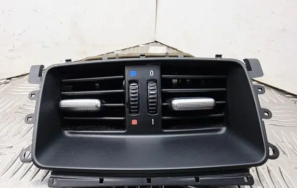 BMW 3 E92 E93 Rear air vent grill 7129556 64227129556 6932023