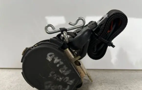 Ford Focus Front seatbelt 560053152