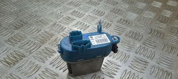 Porsche Cayenne (9PA) Heater blower fan relay 7L0907521B