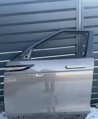 Land Rover Evoque II Front door